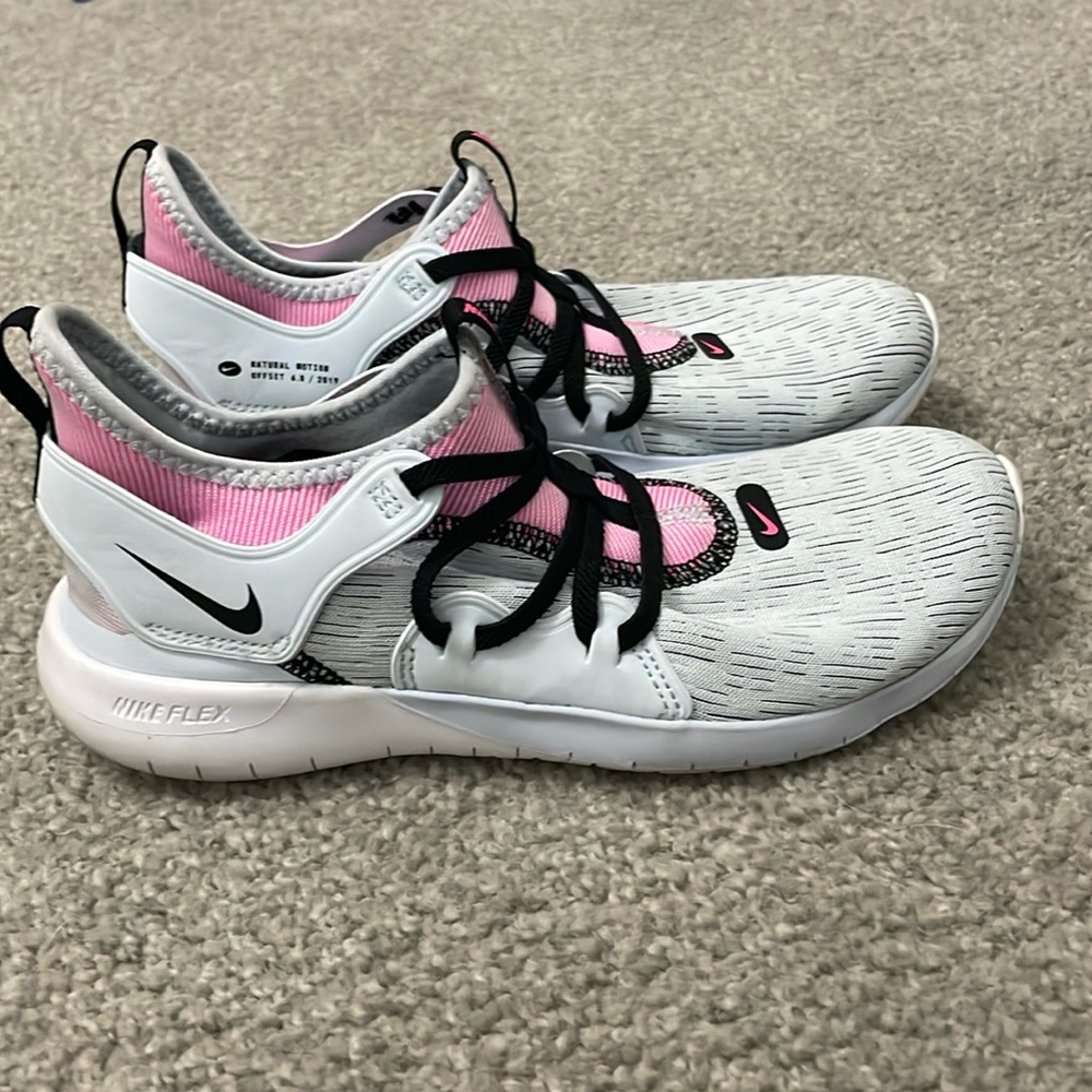 Nike natural motion women’s shoes